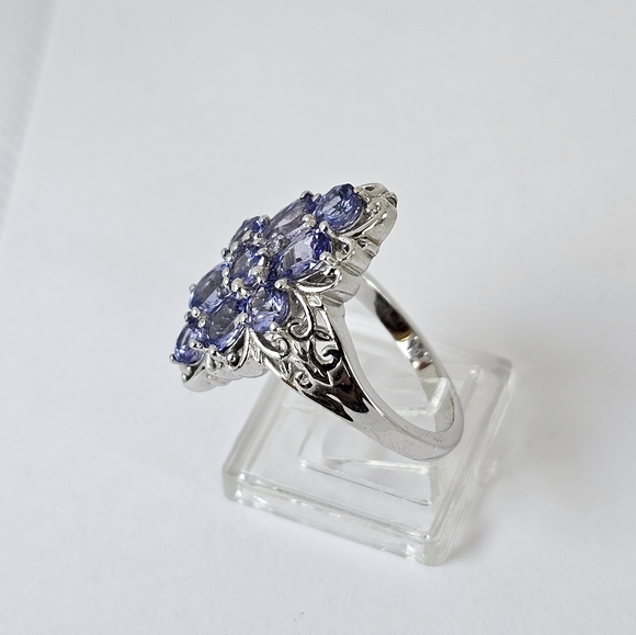 Genuine Tanzanite Ring set in Platinum over 925 Size 9! - Picture 4 of 15